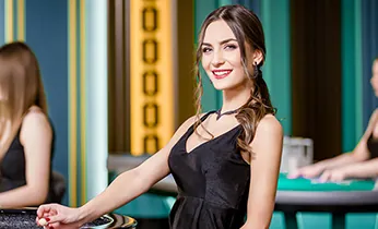 Hình ảnh hỗ trợ khách hàng 24/7 của f168